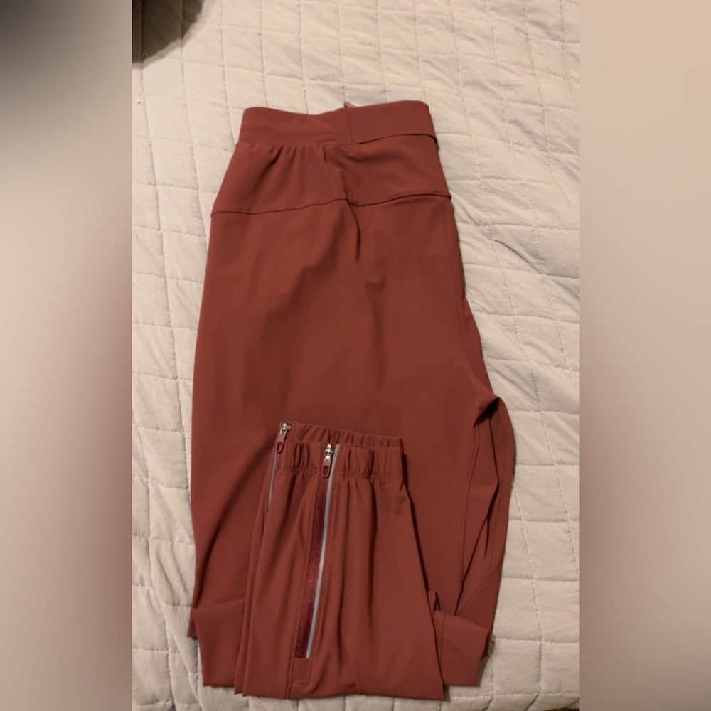 Lululemon surge jogger medium